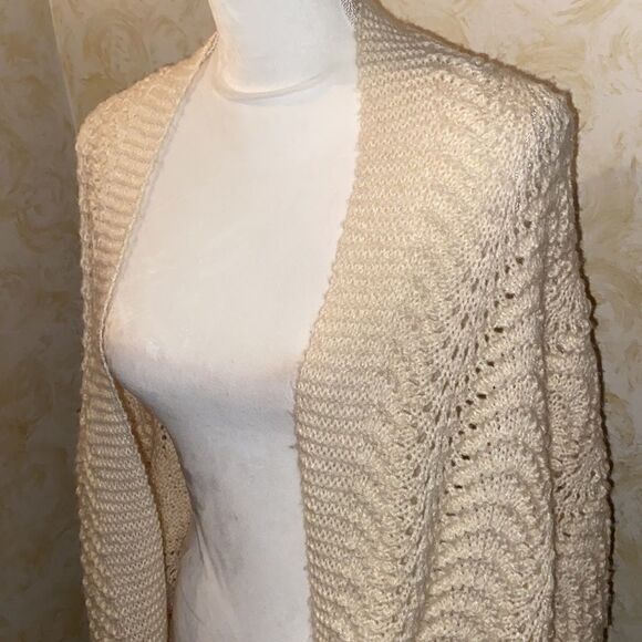 NWOT! Knit Sweater Shoulder Shrug! - Picture 7 of 7